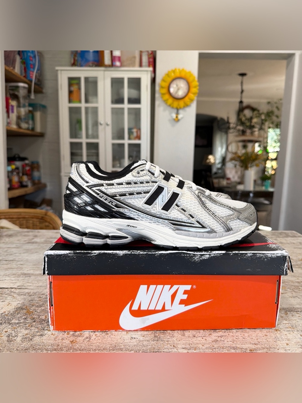 New Balance 1906R White Metallic Silver Black M1906RER Men’s Size 8 Shoes